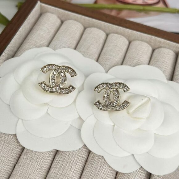 Chanel earrings✅✅✅ - Picture 3 of 7